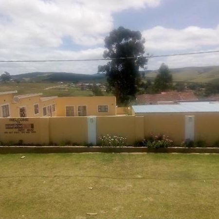 Amafana Guest House Mount Frere エクステリア 写真