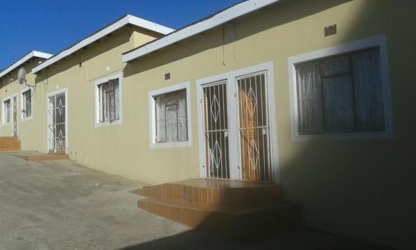 Amafana Guest House Mount Frere エクステリア 写真
