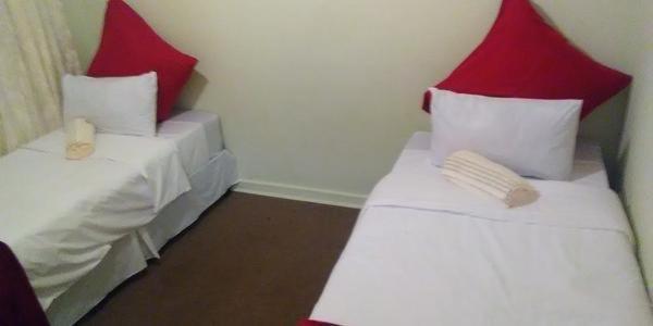 Amafana Guest House Mount Frere エクステリア 写真